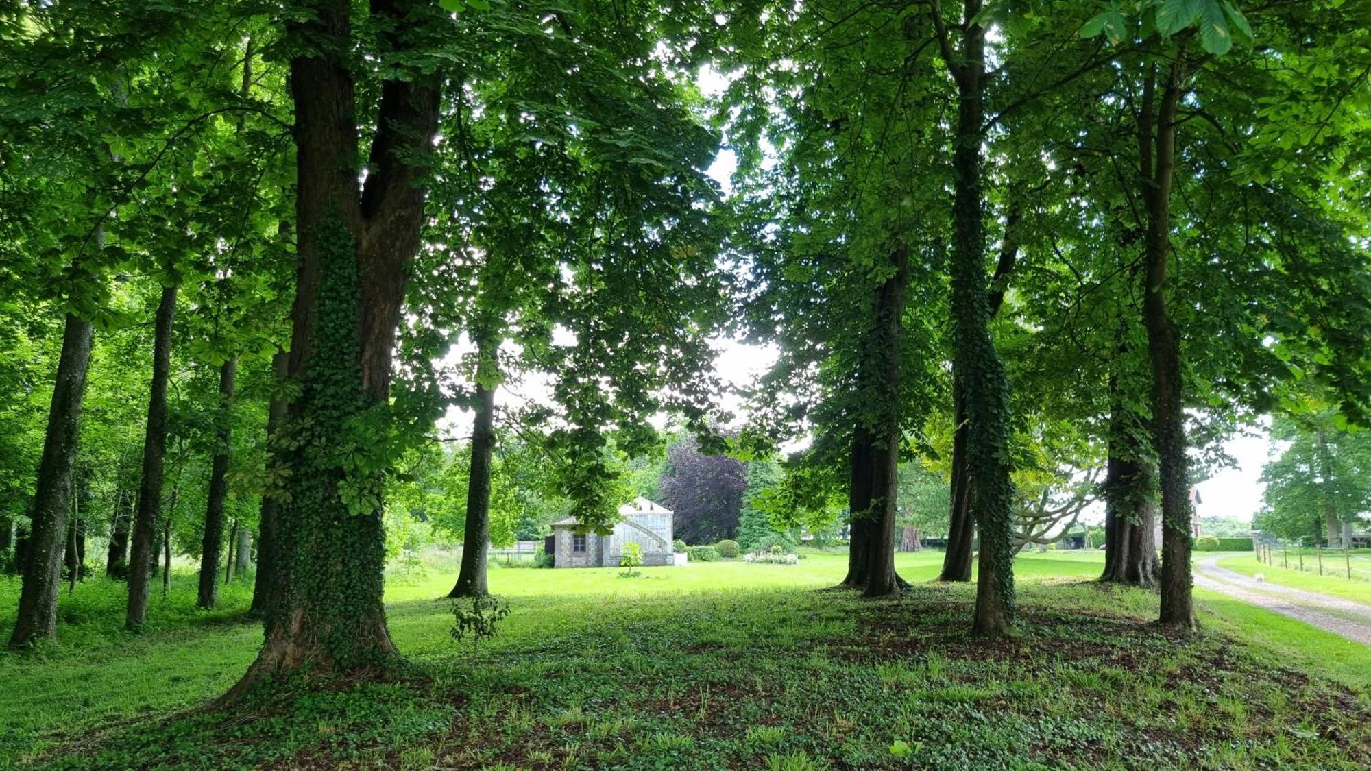 Les Ecuries Du Chateau De Brumare Brestot Экстерьер фото